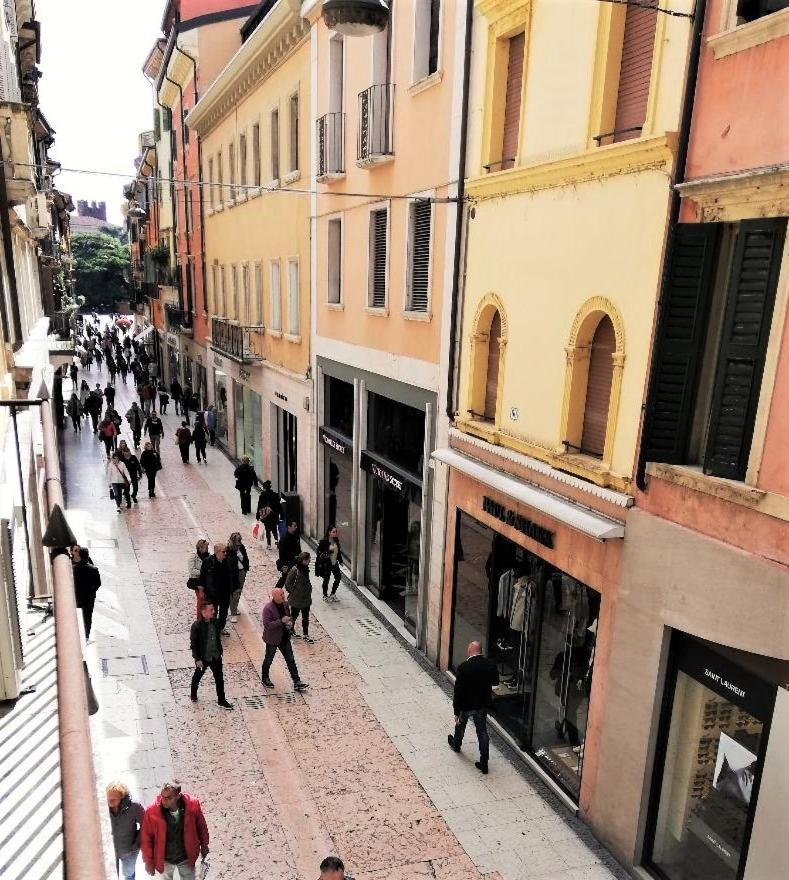 Nicchia Apartment Verona Bagian luar foto